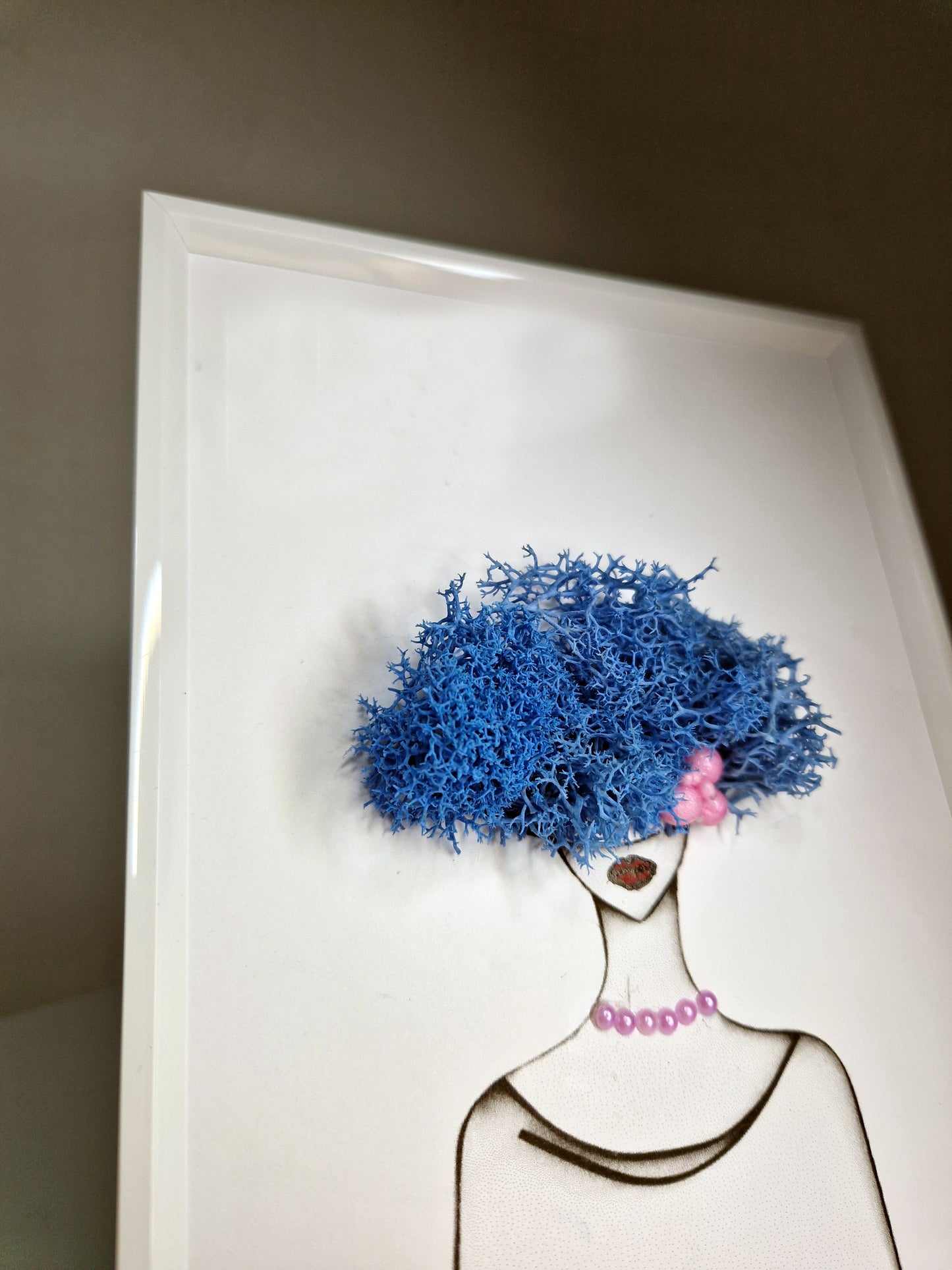 "Blue Elegance" – Framed Moss Lady Portrait