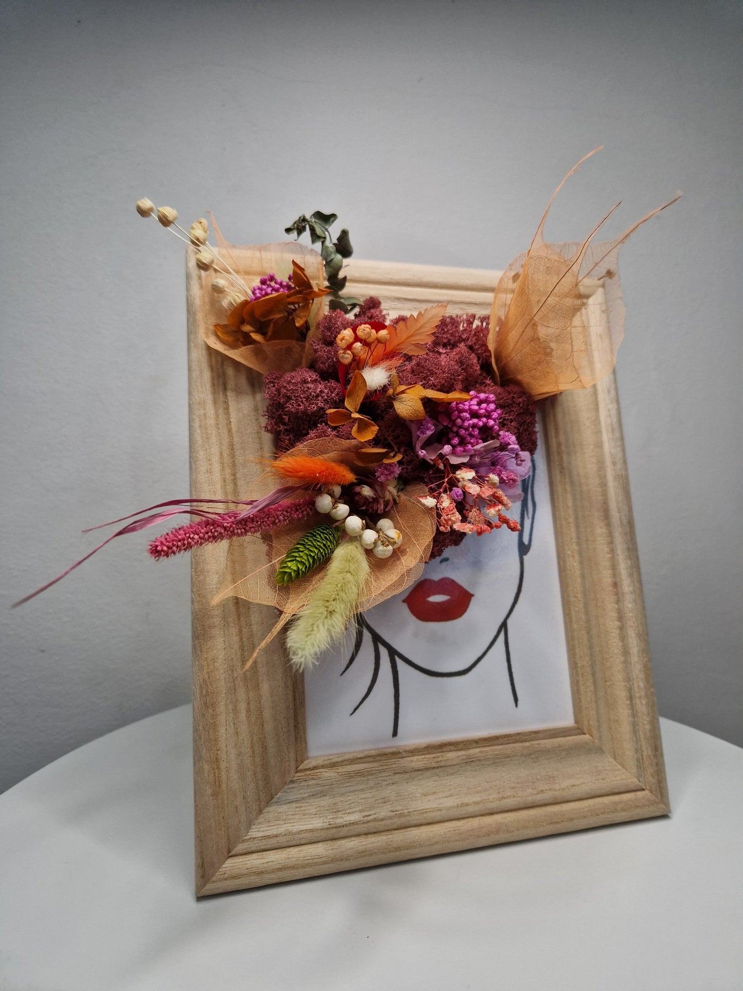 Floral Muse – Handmade Wall Art with Preserved Moss & Dried Flowers