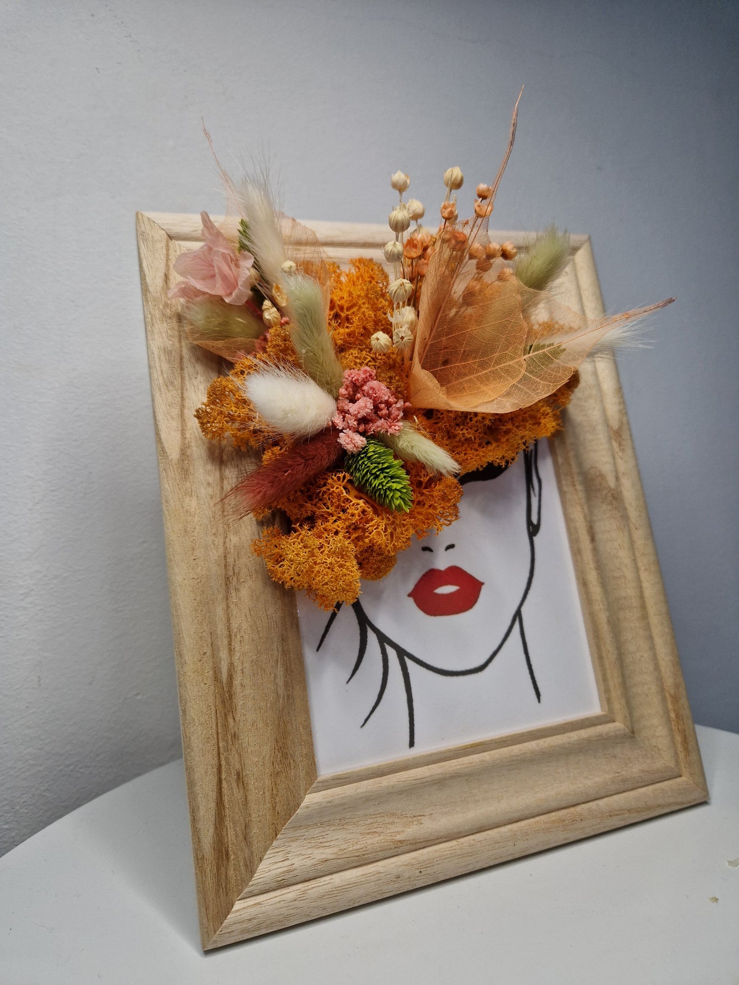 Botanical Beauty – Floral Wall Art with Dried Flowers & Preserved Moss