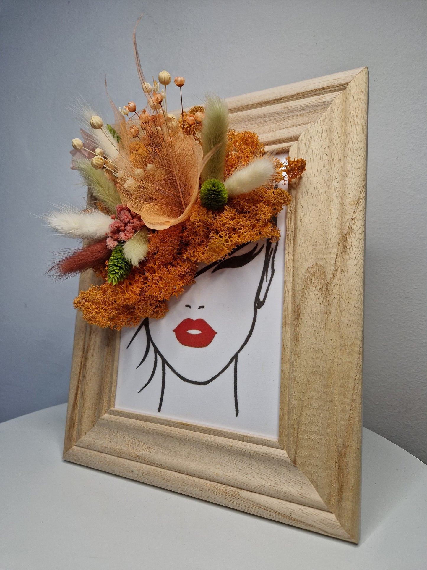 Botanical Beauty – Floral Wall Art with Dried Flowers & Preserved Moss