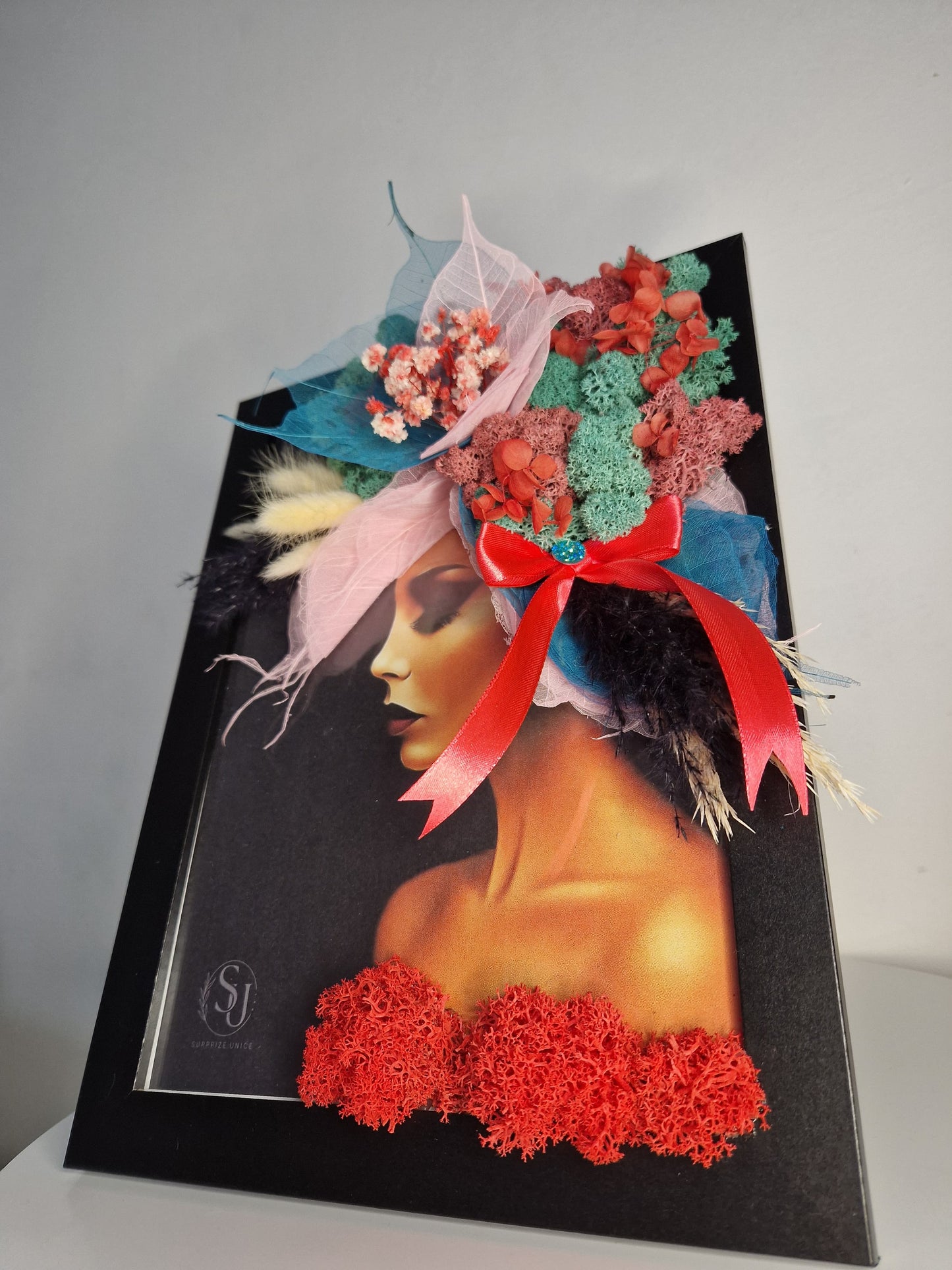 Floral Muse – 3D Woman Portrait with Preserved Moss & Dried Flowers