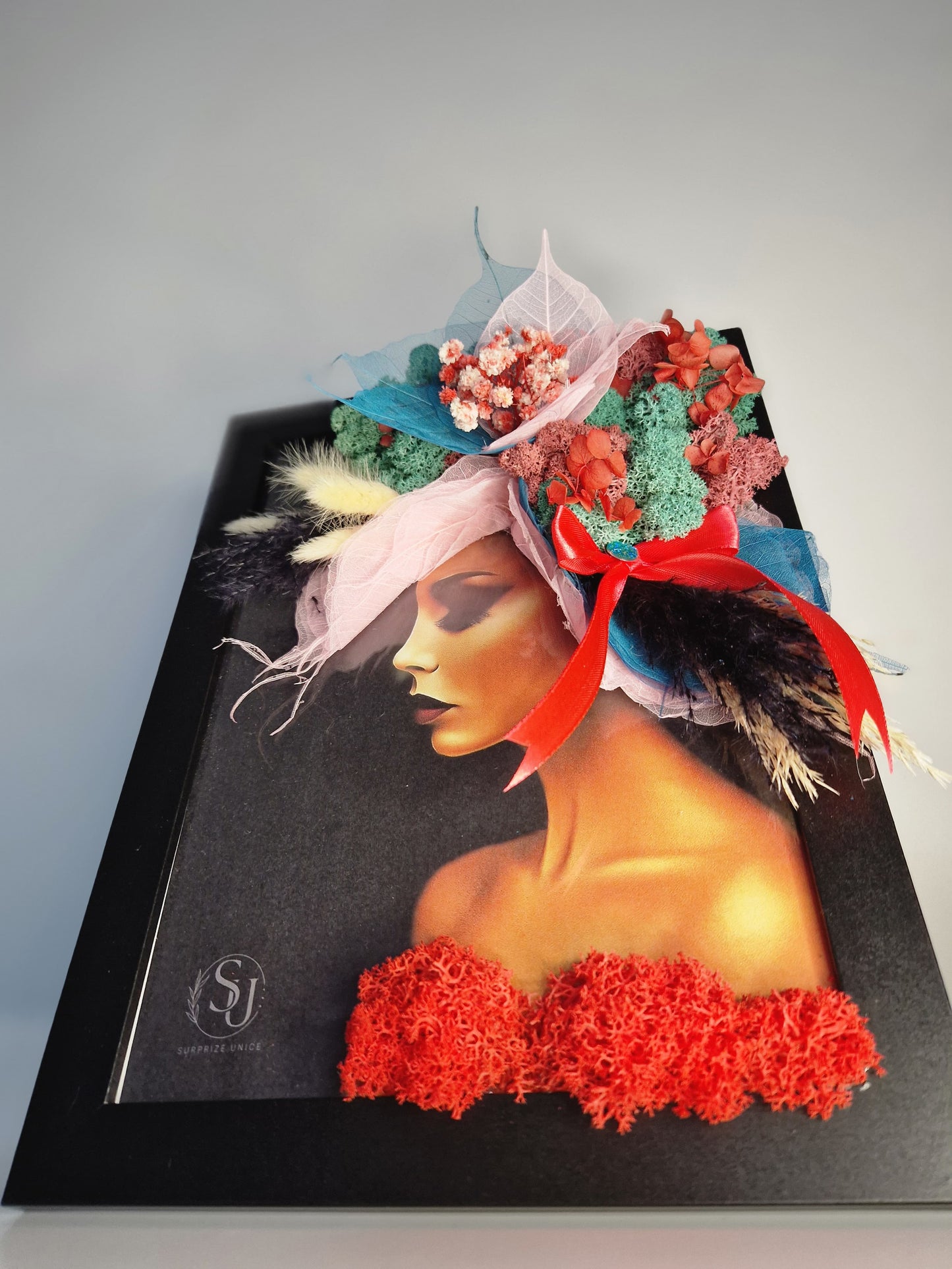 Floral Muse – 3D Woman Portrait with Preserved Moss & Dried Flowers