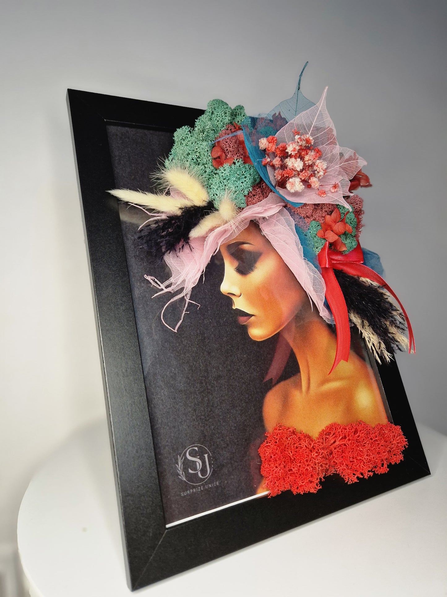 Floral Muse – 3D Woman Portrait with Preserved Moss & Dried Flowers