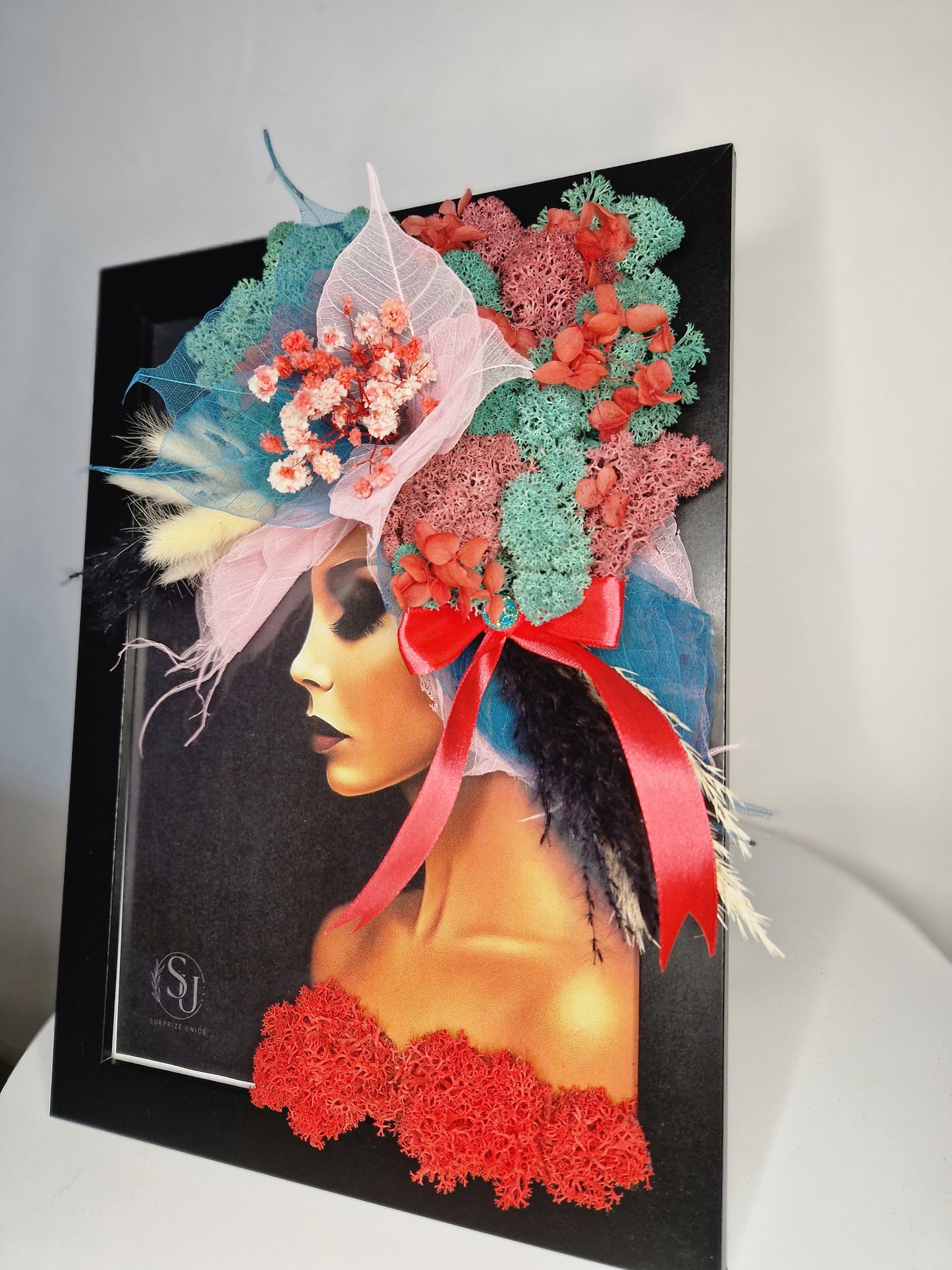 Floral Muse – 3D Woman Portrait with Preserved Moss & Dried Flowers