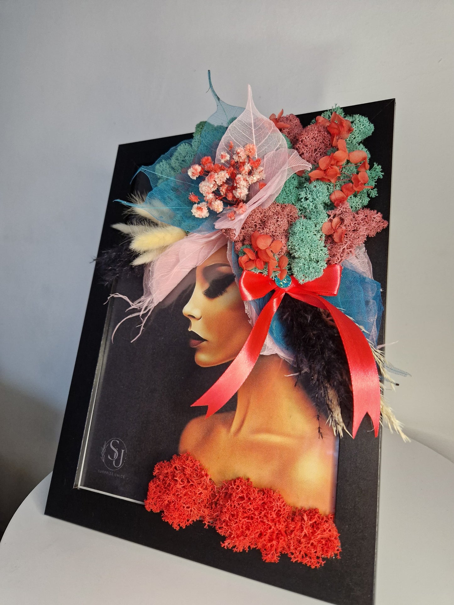 Floral Muse – 3D Woman Portrait with Preserved Moss & Dried Flowers