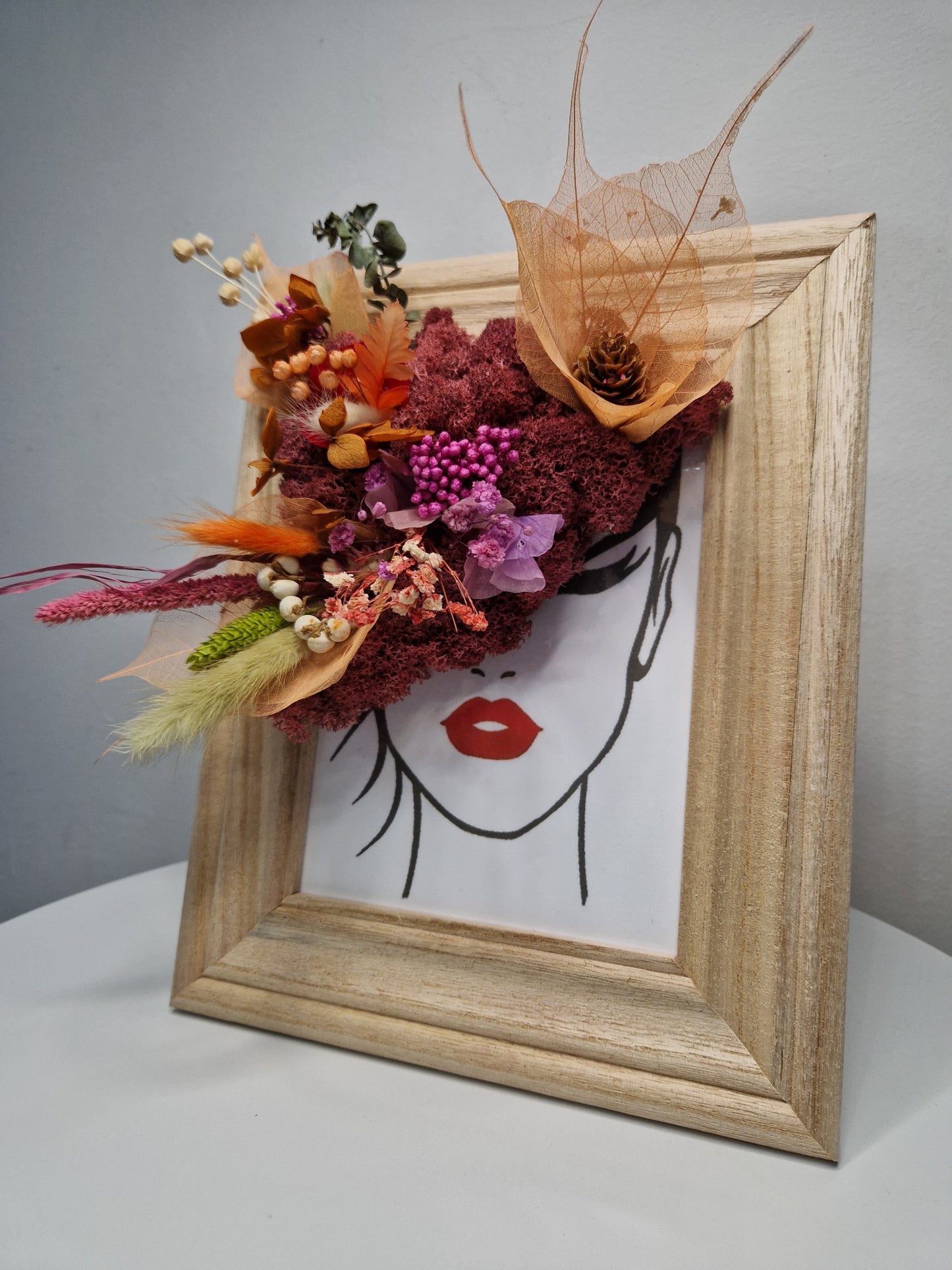 Floral Muse – Handmade Wall Art with Preserved Moss & Dried Flowers